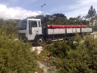 viatura 7,5 ton carga util      dimenções  7,5 mtrs comprimento         largura 2,42 mtrs   altura até 2,70 mtrs  